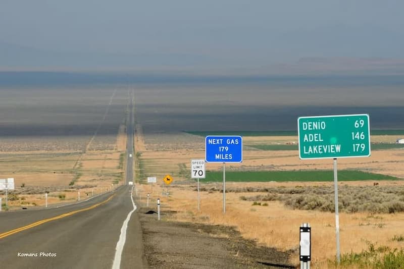 ネバダ州のステートハイウェイ140号線の光景